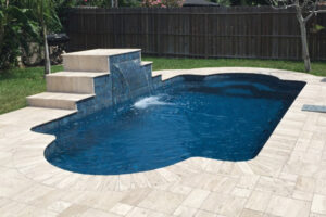 fiberglass-pool-milano-pool-contractors