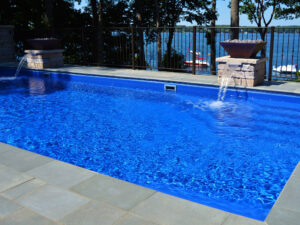 Fiberglass swimming pool builder Cincinnati OH